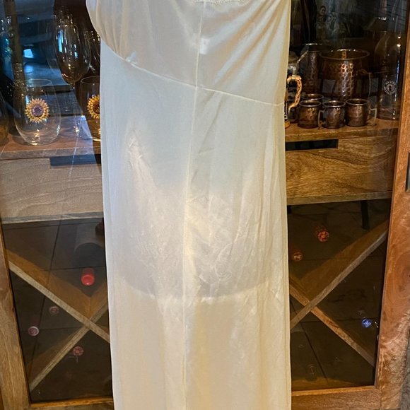 Vintage Shadowline Ivory full Slip Size 36 - Picture 3 of 5